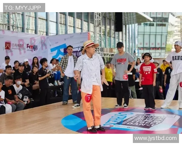 重庆攀岩队以53分领跑全国街舞大赛积分榜展现强劲实力 重庆攀岩队以53分领跑全国街舞大赛积分榜展现强劲实力